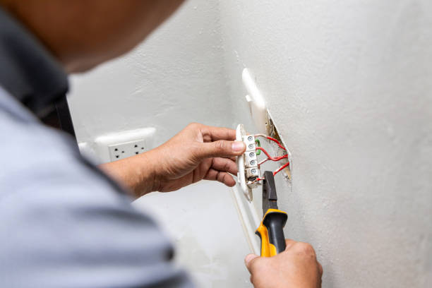 Best Circuit Breaker Repair  in Hugo, OK